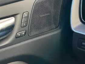 Volvo XC60 2.0 Recharge T8 AWD R-Design thumbnail 4