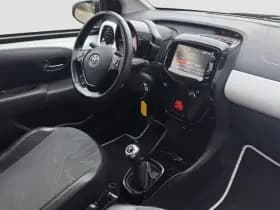 Toyota Aygo 1.0 VVT-i X-Joy thumbnail 18