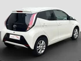 Toyota Aygo 1.0 VVT-i X-Joy thumbnail 3