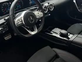 Mercedes-Benz A-Klasse 250 e AMG Premium Plus thumbnail 2