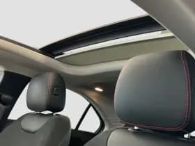 Mercedes-Benz A-Klasse 250 e AMG Premium Plus thumbnail 3