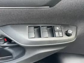 Toyota Yaris 1.5 Hybrid Dynamic thumbnail 14