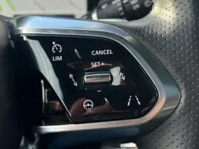 Jaguar F-Pace P400e R-Dynamic SE thumbnail 15