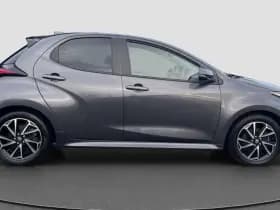 Toyota Yaris 1.5 Hybrid Dynamic thumbnail 7