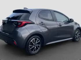 Toyota Yaris 1.5 Hybrid Dynamic thumbnail 8