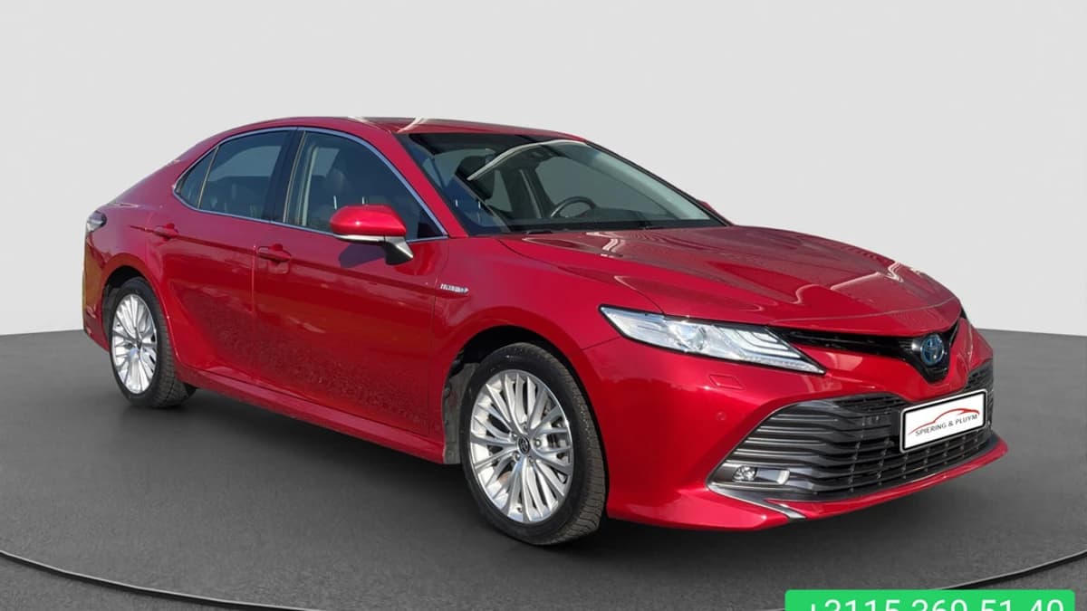 Toyota Camry — foto 1