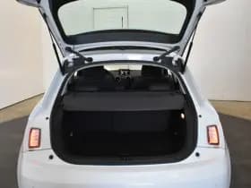 Audi A1 Sportback 1.4 TFSI Attrac Pano PDC Stoel Ver Bose Audio Key-less thumbnail 16