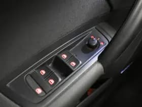 Audi A1 Sportback 1.4 TFSI Attrac Pano PDC Stoel Ver Bose Audio Key-less thumbnail 28