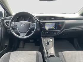 Toyota Auris thumbnail 2