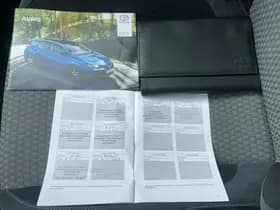 Toyota Auris thumbnail 4