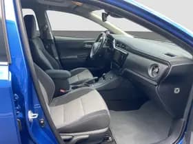 Toyota Auris thumbnail 5