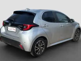 Toyota Yaris 1.5 Hybrid Dynamic thumbnail 3