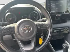 Toyota Yaris 1.5 Hybrid Dynamic thumbnail 10