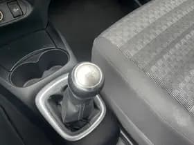 Toyota Yaris thumbnail 18