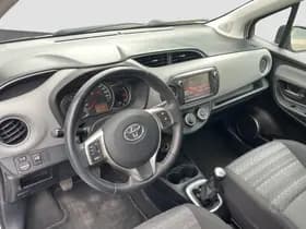 Toyota Yaris thumbnail 10