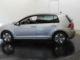 Volkswagen E-Golf 100KW 136PK SOH 100% Camera Warmtepomp Virtual Disc Pro Groot Navi Dodeh detectie thumbnail 11