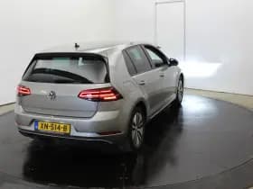 Volkswagen E-Golf 100KW 136PK SOH 100% Camera Warmtepomp Virtual Disc Pro Groot Navi Dodeh detectie thumbnail 15