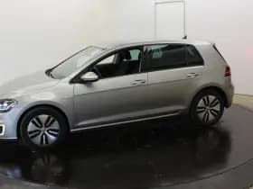 Volkswagen E-Golf 100KW 136PK SOH 100% Camera Warmtepomp Virtual Disc Pro Groot Navi Dodeh detectie thumbnail 10