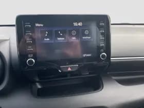 Toyota Yaris thumbnail 13