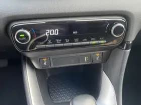 Toyota Yaris thumbnail 3