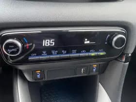 Toyota Yaris thumbnail 3