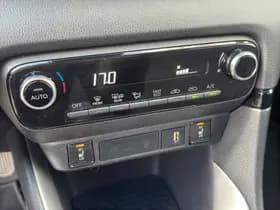 Toyota Yaris 1.5 Hybrid Active thumbnail 14