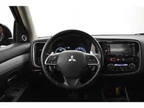 Mitsubishi Outlander 2.0 PHEV Instyle X-Line Dealer onderhouden Trekhaak Pano Vol Leder Camera thumbnail 31