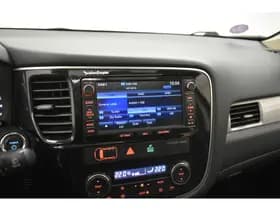 Mitsubishi Outlander 2.0 PHEV Instyle X-Line Dealer onderhouden Trekhaak Pano Vol Leder Camera thumbnail 41