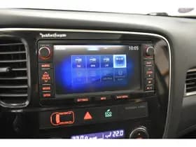 Mitsubishi Outlander 2.0 PHEV Instyle X-Line Dealer onderhouden Trekhaak Pano Vol Leder Camera thumbnail 44