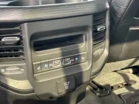 Dodge Ram 1500 5.7 V8 4x4 Crew Cab Limited | Pano | H&K | HUD | Stoelvent thumbnail 27