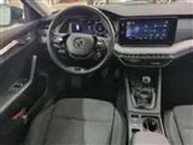 Skoda Octavia 150PK Panodak El Trekh+aKlep stoel verw 1.5 TSI First Edition thumbnail 6