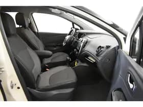 Renault Captur thumbnail 22