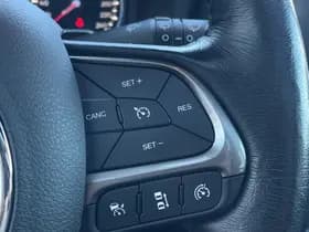 Jeep Renegade thumbnail 13