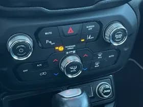 Jeep Renegade thumbnail 17