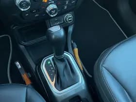 Jeep Renegade thumbnail 18