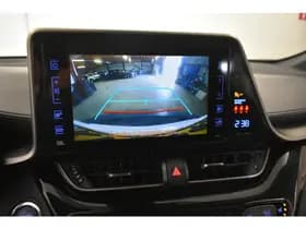 Toyota C-HR thumbnail 2