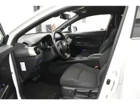 Toyota C-HR thumbnail 19