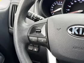 Kia Rio thumbnail 11