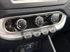 Kia Rio thumbnail 14