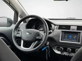 Kia Rio thumbnail 3