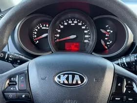 Kia Rio thumbnail 11