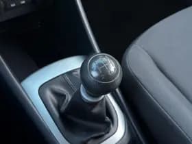 Kia Rio thumbnail 16