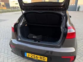 Kia Rio thumbnail 22