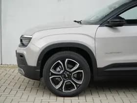 Jeep Avenger Summit 54kWh | Pano | Infotainment | Winter | Camera | 18" thumbnail 11