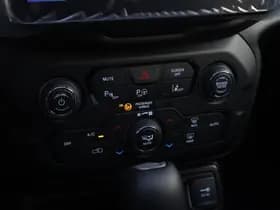 Jeep Renegade thumbnail 20