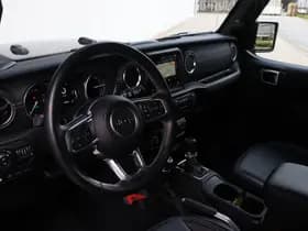 Jeep Wrangler thumbnail 4