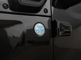 Jeep Wrangler thumbnail 5