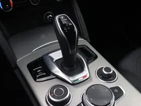 Alfa Romeo Stelvio 2.0 Turbo 280 PK AWD Veloce | Navi | Harman | Driver | BTW | 20" thumbnail 20