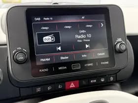 Fiat Panda 1.0 Hybrid Pandina | Airco | Carplay | Cruise | 5zits | PDC thumbnail 6