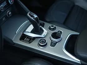 Alfa Romeo Stelvio thumbnail 32